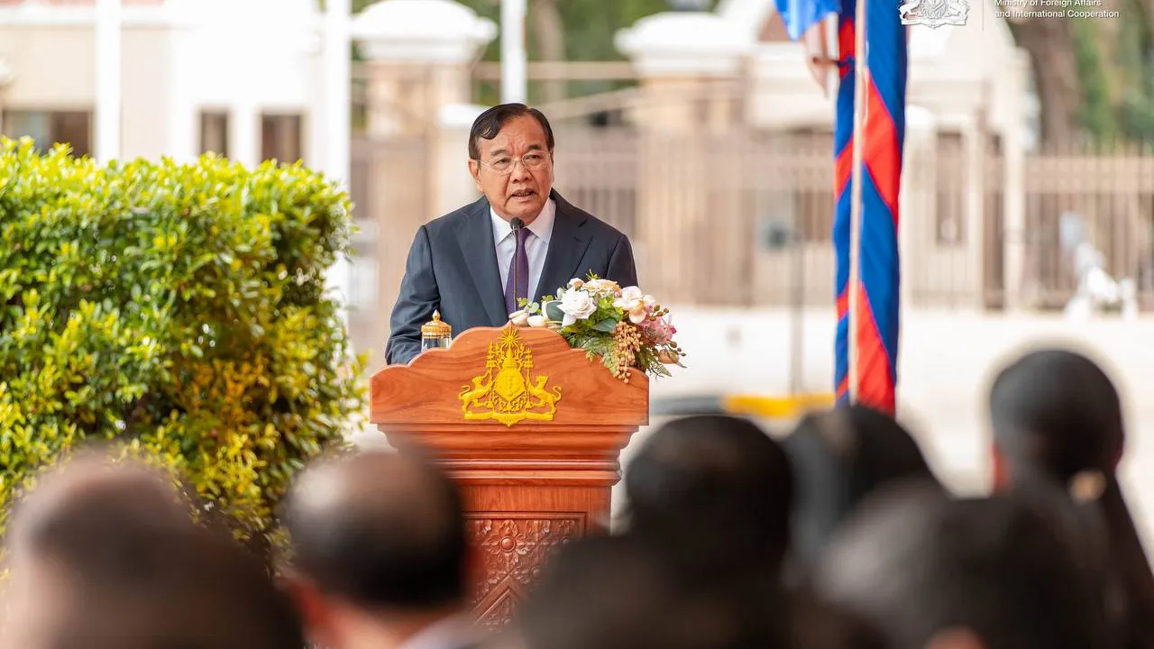 ឯកឧត្តម ប្រាក់ សុខុន ៖ ជម្លោះព្រំដែនកម្ពុជា-ថៃ មិនមែនគ្រាន់តែជាបញ្ហាទ្វេភាគីតែមួយនោះទេ ប៉ុន្តែវាពាក់ព័ន្ធផ្ទាល់នឹងអាស៊ាន