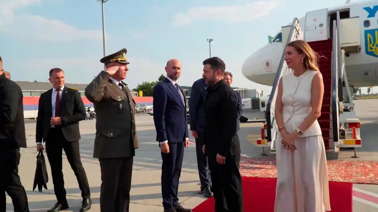 លោក Zelensky ធ្វើទស្សនកិច្ចដ៏កម្រនៅសែប៊ី ជាប្រទេសសម្ព័ន្ធមិត្តរបស់រុស្ស៊ី