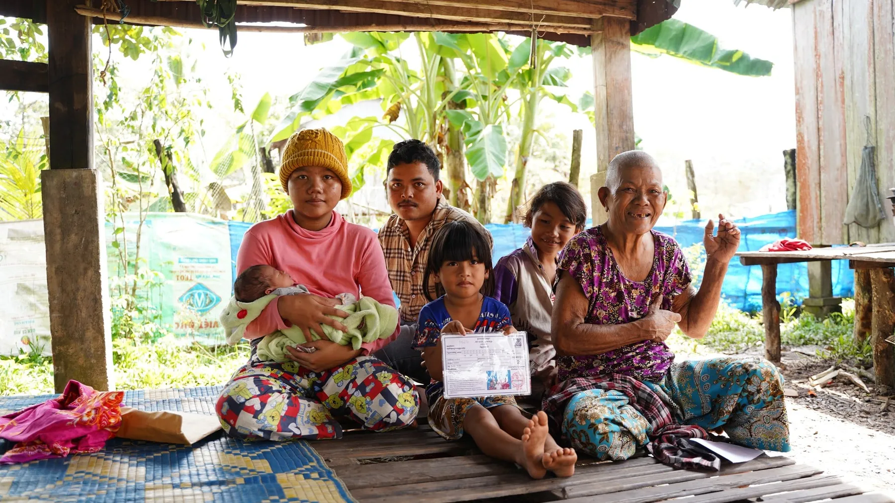 រាជរដ្ឋាភិបាលឧបត្ថម្ភសាច់ប្រាក់ដល់គ្រួសារក្រីក្រងាយរងហានិភ័យពីសម្ពាធថ្លៃប្រេង