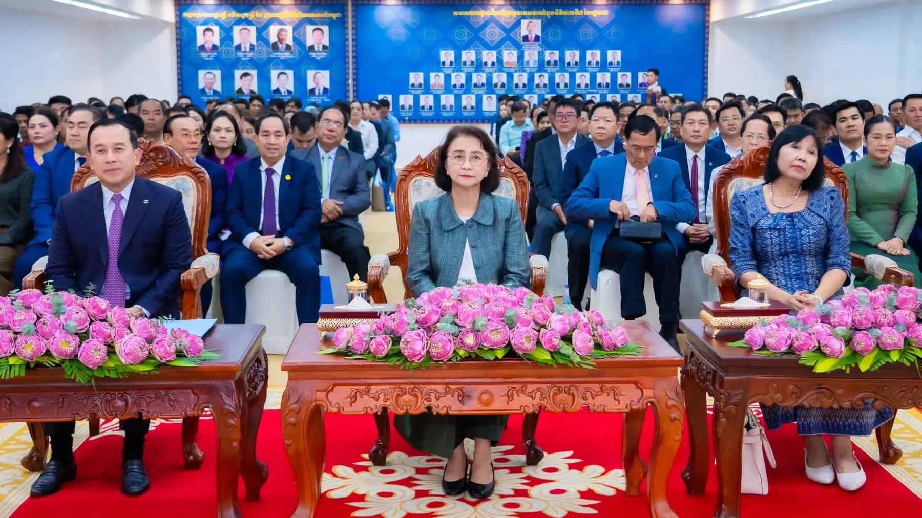 កម្ពុជានឹងធ្វើឲ្យស្នាមញញឹមខ្មែរក្លាយជា«ប្រេនសកល» តភ្ជាប់បេះដូងប្រជាជាតិហ្វ្រង់កូហ្វូនី