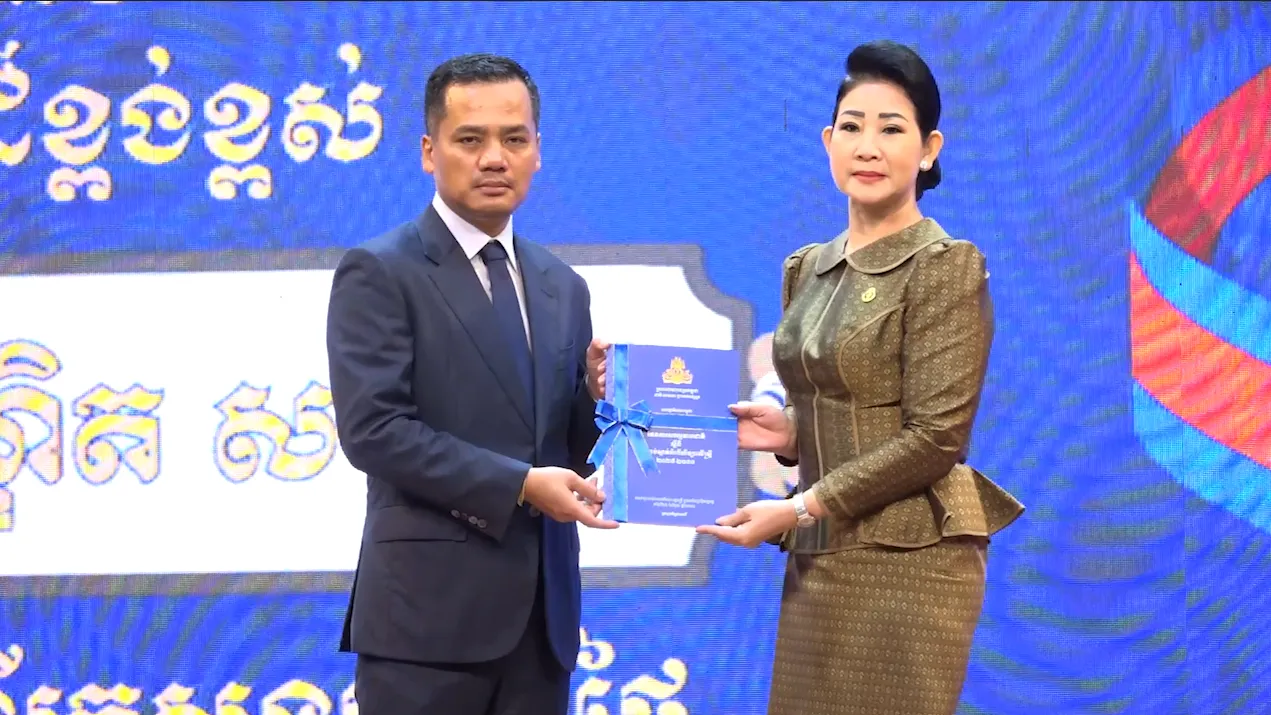 ប្រមុខក្រសួងមហាផ្ទៃ ជំរុញឱ្យស្ត្រីឡើងកាន់តំណែងដឹកនាំ និងដាក់ចេញវិធានការទប់ស្កាត់អំពើហិង្សាលើស្ត្រី