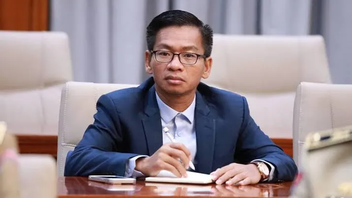 ជនជាតិខ្មែរនិងបរទេសពាក់ព័ន្ធឆបោកជិត ៥ពាន់នាក់ត្រូវឃុំខ្លួន ចំណែកនគរបាល ៧៧នាក់ត្រូវរងពិន័យ