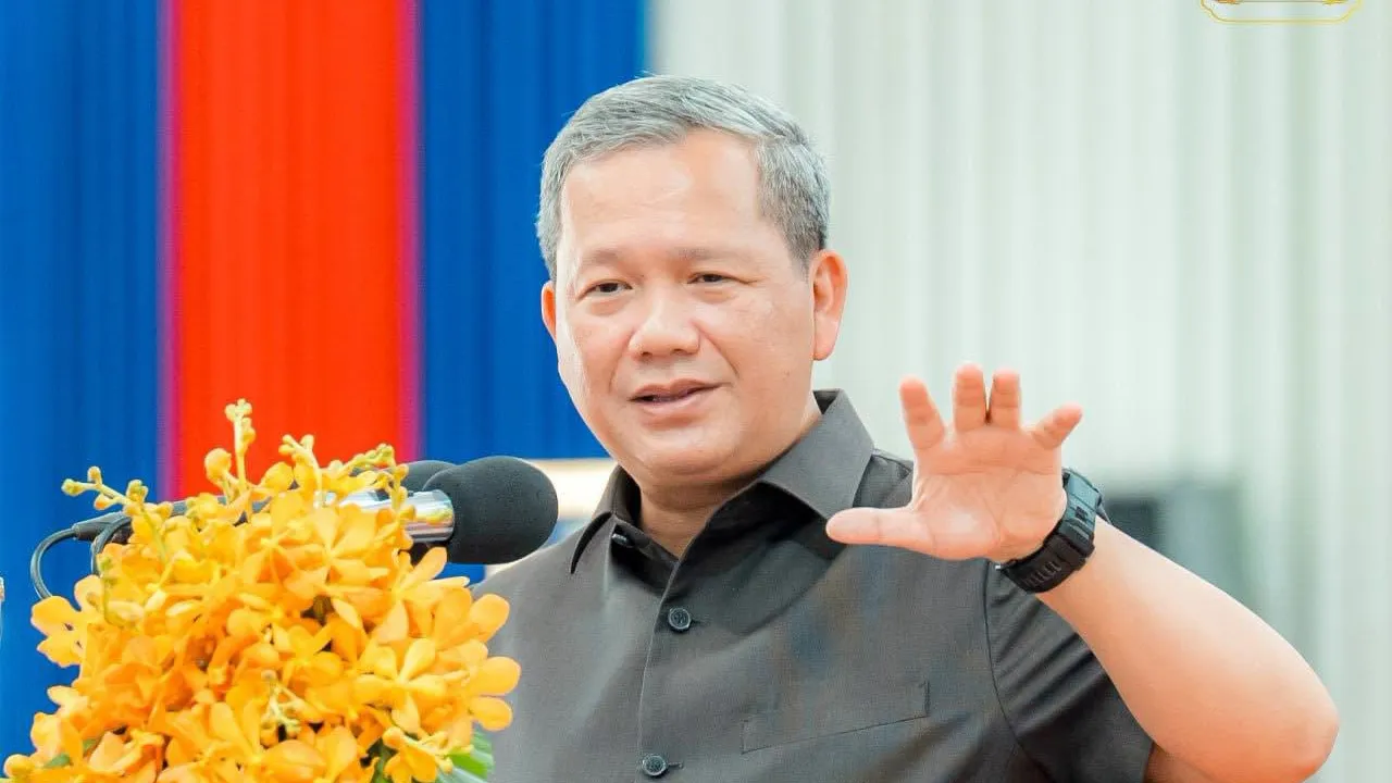 នាយករដ្ឋមន្រ្តីកម្ពុជា៖ ក្រុមហ៊ុនបើក-បិទច្រើន អាចប៉ះពាល់ដល់កិត្តិនាមកម្ពុជា ដូច្នេះត្រូវជួយឲ្យក្រុមហ៊ុនមានដំណើរការរឹងមាំ