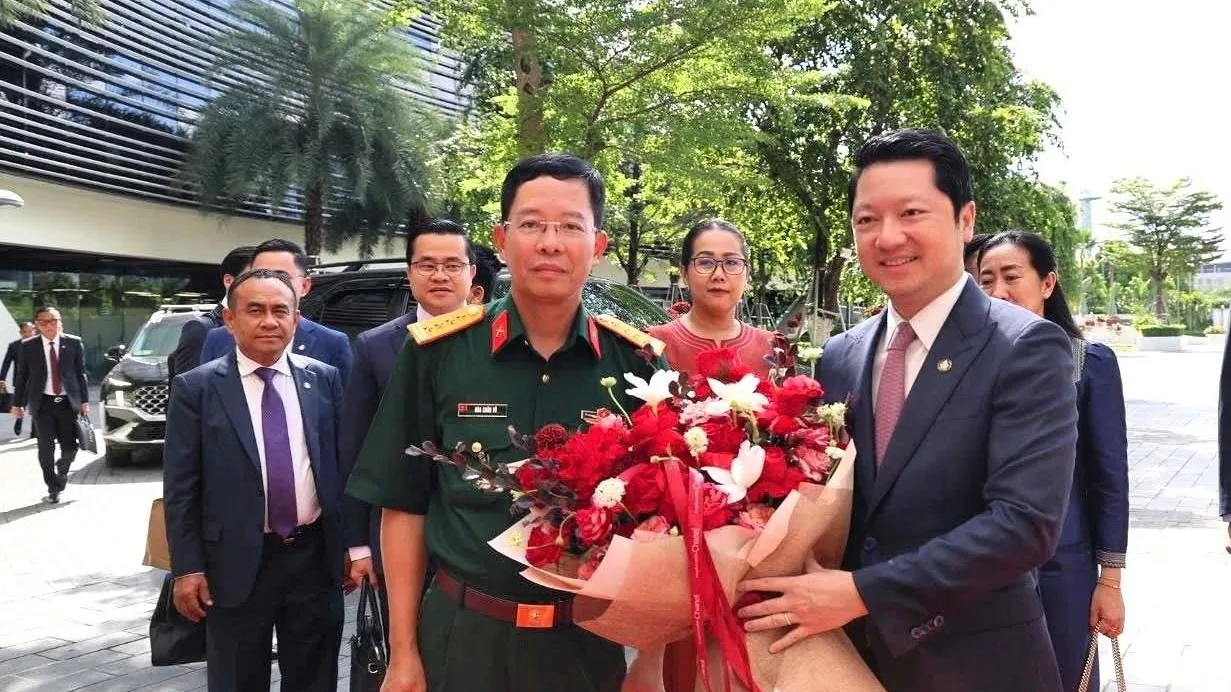 ឯកឧត្តម សុខ សូកេន ជួបពិភាក្សាការងារជាមួយ លោកវរៈសេនីយ៍ឯក Dao Xuan Vu អនុប្រធានក្រុមហ៊ុន វៀតតែល
