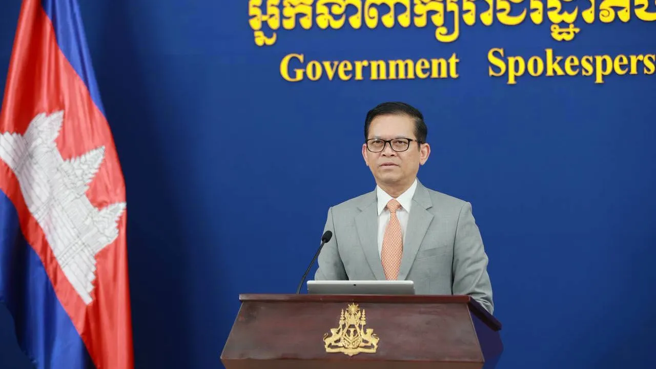 អ្នកនាំពាក្យរាជរដ្ឋាភិបាលទាមទារឲ្យលោក សម រង្ស៊ី បញ្ជាក់ការពិតជុំវិញការចោទប្រកាន់លើកងកម្លាំងកម្ពុជា