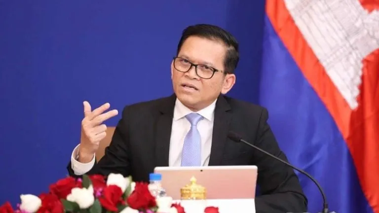 ឯកឧត្តម ប៉ែន បូណា៖ តើអំពើដែលលោក អ៊ុំ សំអានក្តី លោក សម រង្ស៊ីក្តី និងក្រុមបក្ខពួកគាត់ទាំងប៉ុន្មានដែលបានធ្វើ គឺជាការចង់ឈ្នះថៃ ឬការពារថៃ?