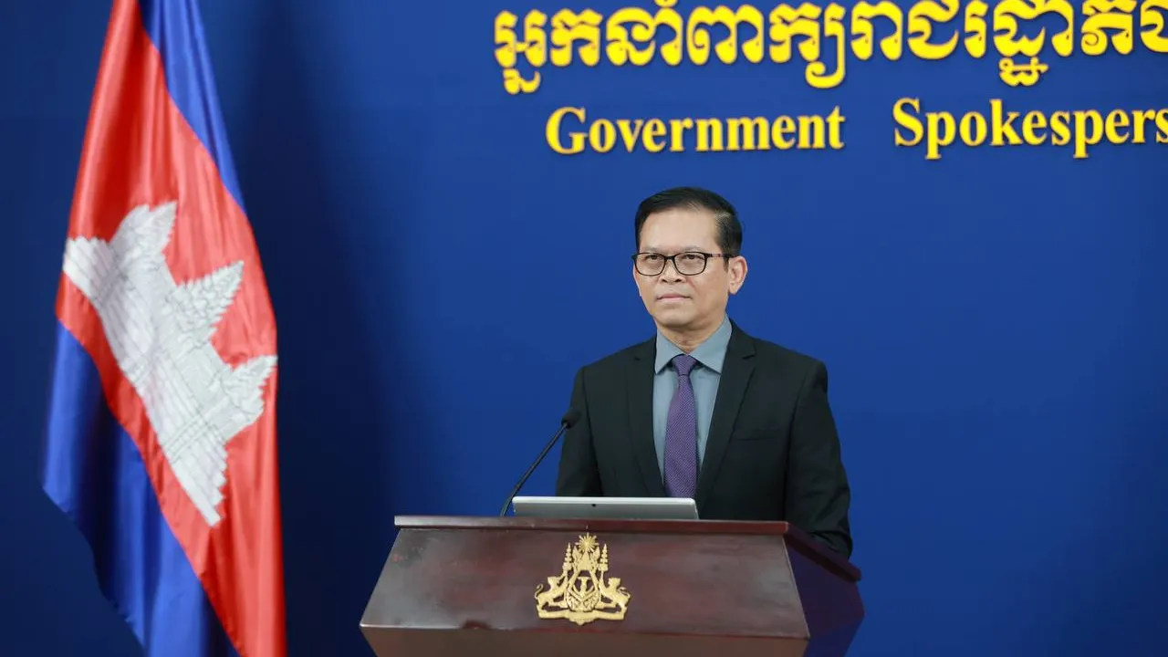 អ្នកនាំពាក្យរាជរដ្ឋាភិបាលបញ្ជាក់អំពីការបន្តការងារការទូតសកម្មរបស់រាជរដ្ឋាភិបាលក្នុងបុព្វហេតុការពារអធិបតេយ្យភាព បូរណភាពទឹកដី និងប្រជាជន