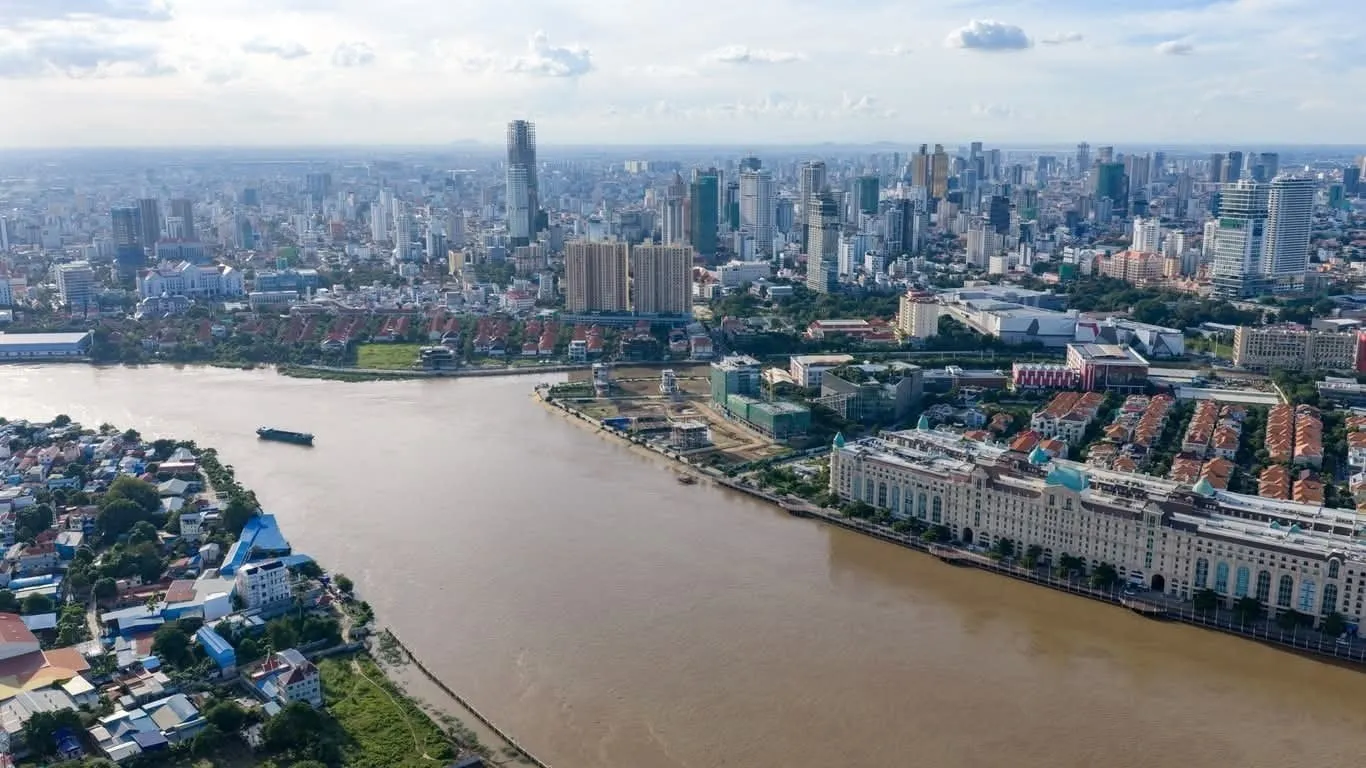 អ្នកជំនាញសេដ្ឋកិច្ច៖ កំណើន ៣.៥% មិនមែនមានន័យថាសេដ្ឋកិច្ចកម្ពុជាដើរថយក្រោយឡើយ