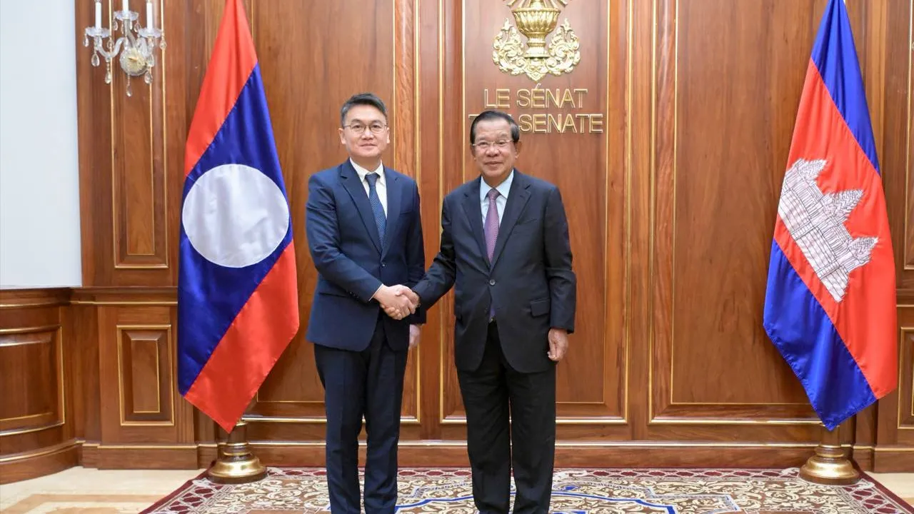 សម្តេចតេជោ គាំទ្រការជំរុញកិច្ចសហប្រតិបត្តិការរវាងយុវជនកម្ពុជា និងឡាវ ឱ្យកាន់តែរីកចម្រើន