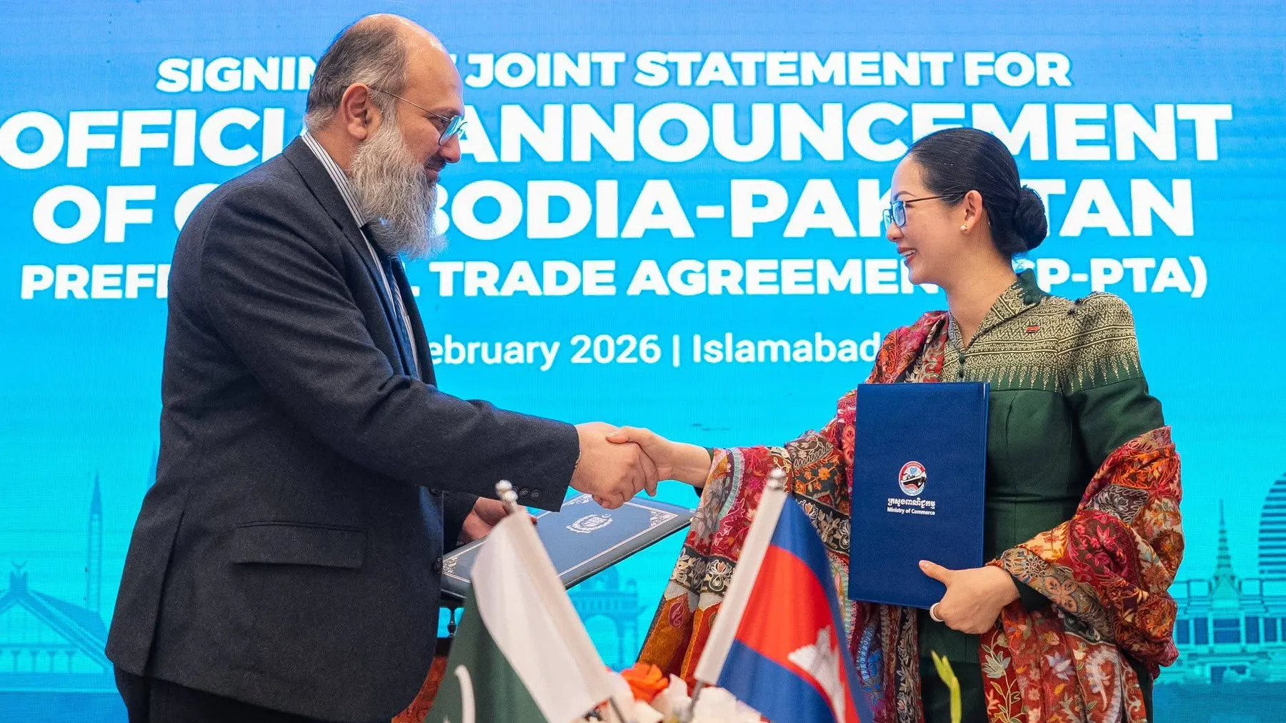 កម្ពុជា-ប៉ាគីស្ថាន ចាប់ដៃគ្នាពង្រីកពាណិជ្ជកម្មឱសថ និងឧស្សាហកម្មកាត់ដេរ