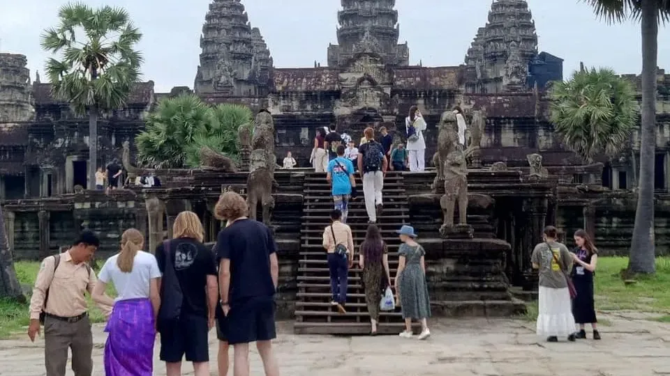 ចំណូលពីរមណីយដ្ឋាន​អង្គរ ធ្លាក់​ចុះប្រមាណ ៣០ភាគរយ ក្នុងរយៈពេល២ខែ ដើមឆ្នាំ២០២៦