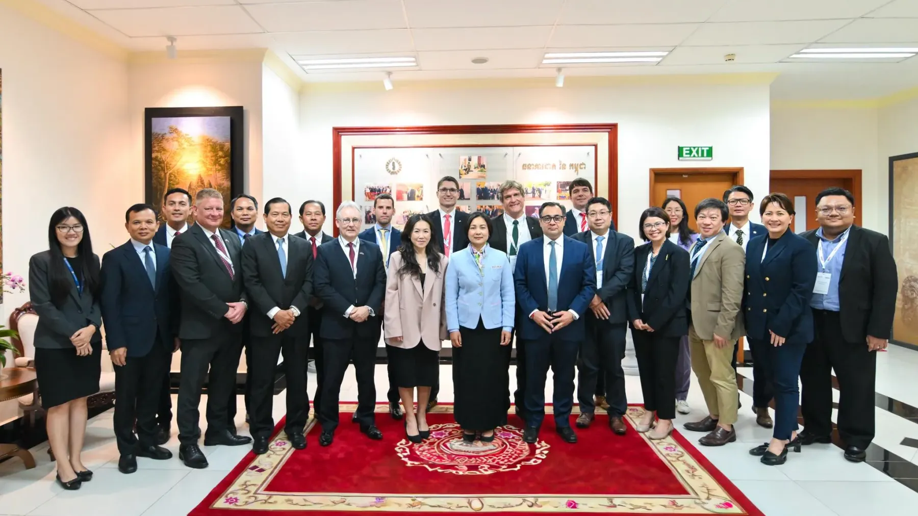 NBC និង EU-ABC លើកកម្ពស់ទំនាក់ទំនងផ្នែកធុរកិច្ច និងវិនិយោគក្នុងវិស័យធនាគារ និងហិរញ្ញវត្ថុ