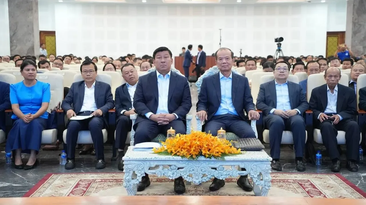 ក្រសួងចំនួន២ រួមគ្នារៀបចំសិក្ខាសិលាធ្វើទំនើបកម្មឌីជីថលដើម្បីផ្តល់ភាពងាយស្រួលជូនប្រជាពលរដ្ឋ