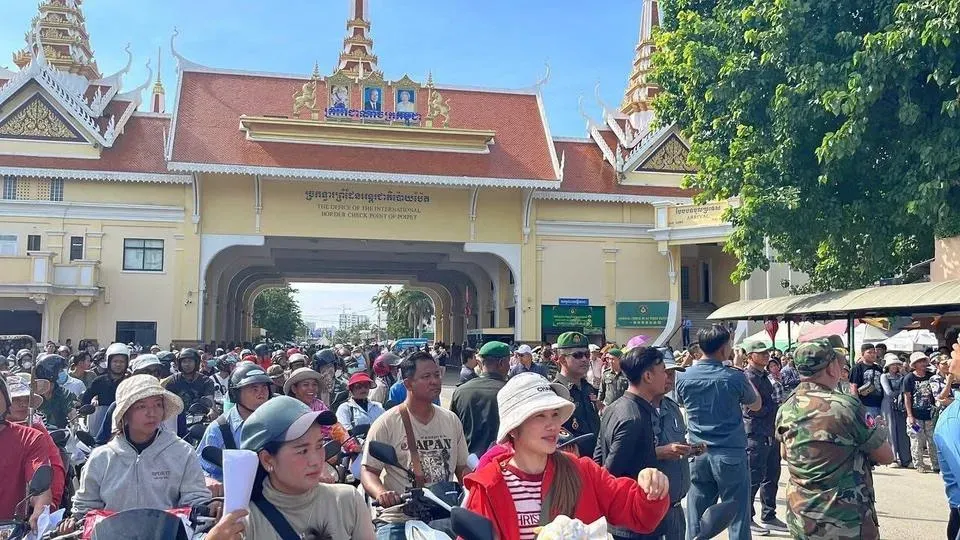 ថៃ​ជួប​វិបត្តិ​ខ្វះ​កម្លាំង​ពលកម្ម​ធ្ងន់ធ្ងរ​ ក្រោយពលករ​ខ្មែរ​រាប់​សែន​នាក់​ចាកចេញ​
