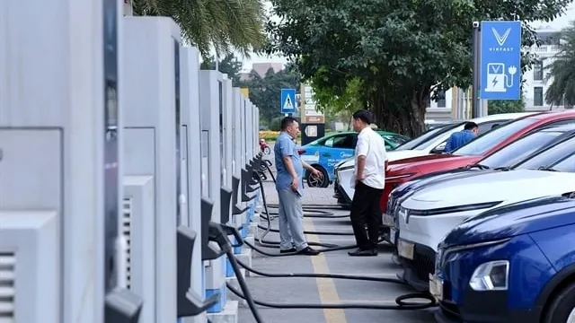 វៀតណាមក្លាយជាទីផ្សារ EV ធំបំផុតនៅអាស៊ីអាគ្នេយ៍ ខណៈការលក់កើនជាងទ្វេដង