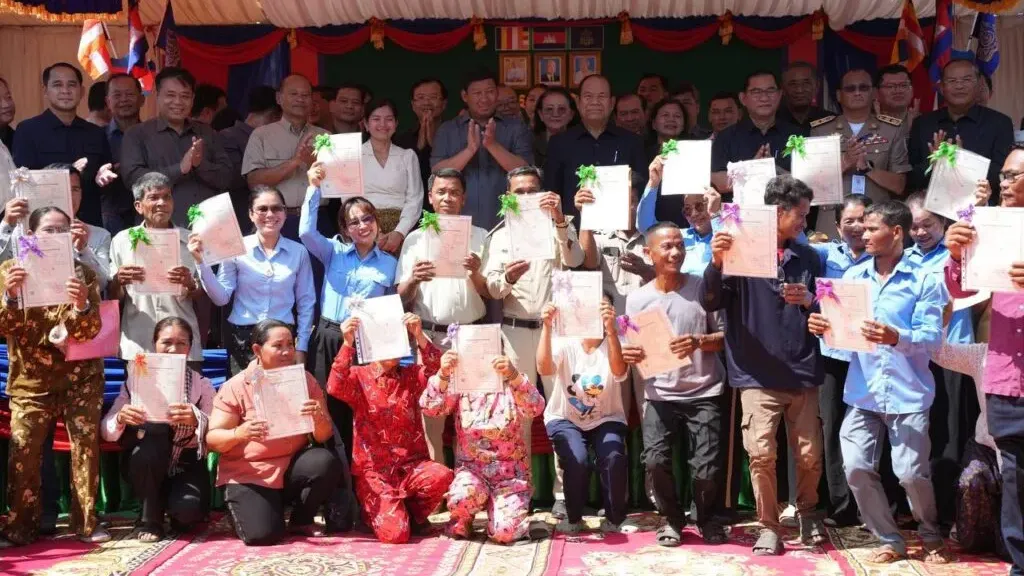 ក្រសួងដែនដី បង្ហាញលទ្ធផល​ការងារ​វាស់វែងដីធ្លី ​ចុះបញ្ជី​ និងចែកប័ណ្ណជូនពលរដ្ឋ ​គិតត្រឹមខែតុលា ឆ្នាំ២០២៦នេះ