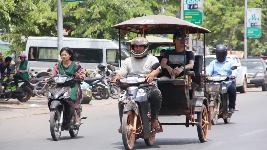 ភ្ជុំ​បិណ្ឌ​ជា​ឱកាស​បង្កើន​ចំណូល​សម្រាប់​អ្នក​លក់​គុយ​ទាវ​និង​អ្នក​រត់​កង់​បី តែ​ត្រូវ​លះបង់​ពេល​ជួបជុំ​គ្រួសារ​