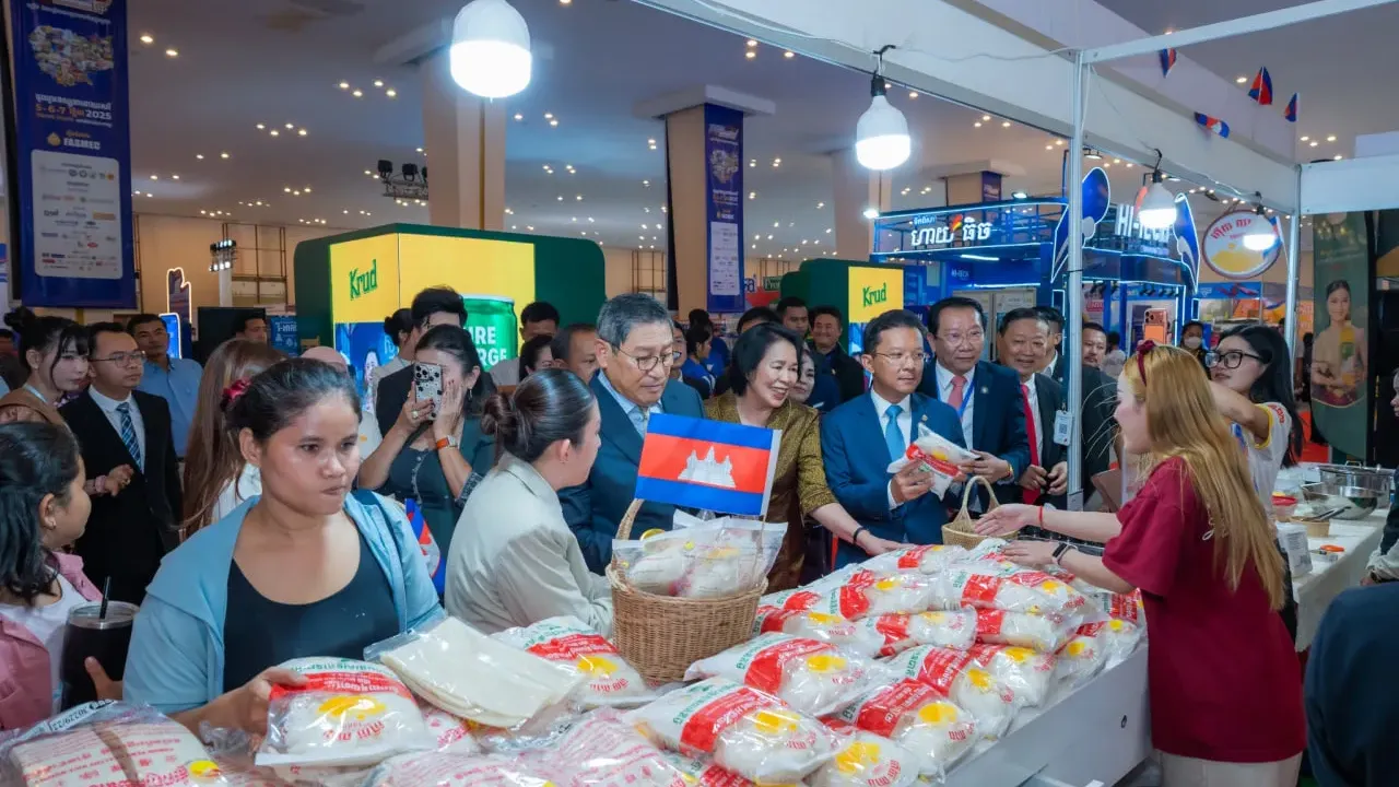 ទំនិញ​ថៃ មក​កម្ពុជា​ បន្ដធ្លាក់ចុះខ្លាំង បង្ហាញ​ពីរលកពហិការនៅខ្លាំងក្លា ដែលជាឱកាសមាសសម្រាប់សហគ្រាសក្នុងស្រុកពង្រឹងគុណភាព ពង្រីកទីផ្សារ