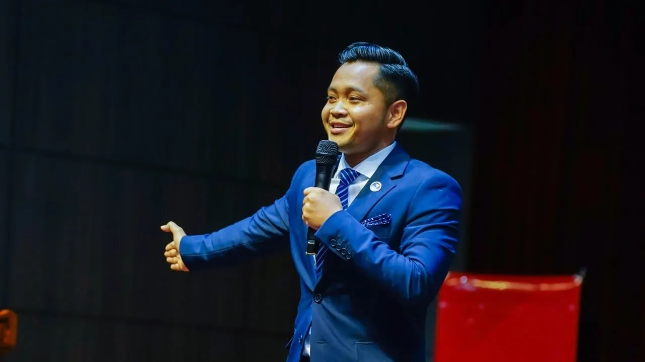 ដើម្បីក្លាយជាអ្នកដឹកនាំ យុវជនត្រូវមានផ្នត់គំនិតអភិវឌ្ឍខ្លួន​ឯងជាប្រចាំ