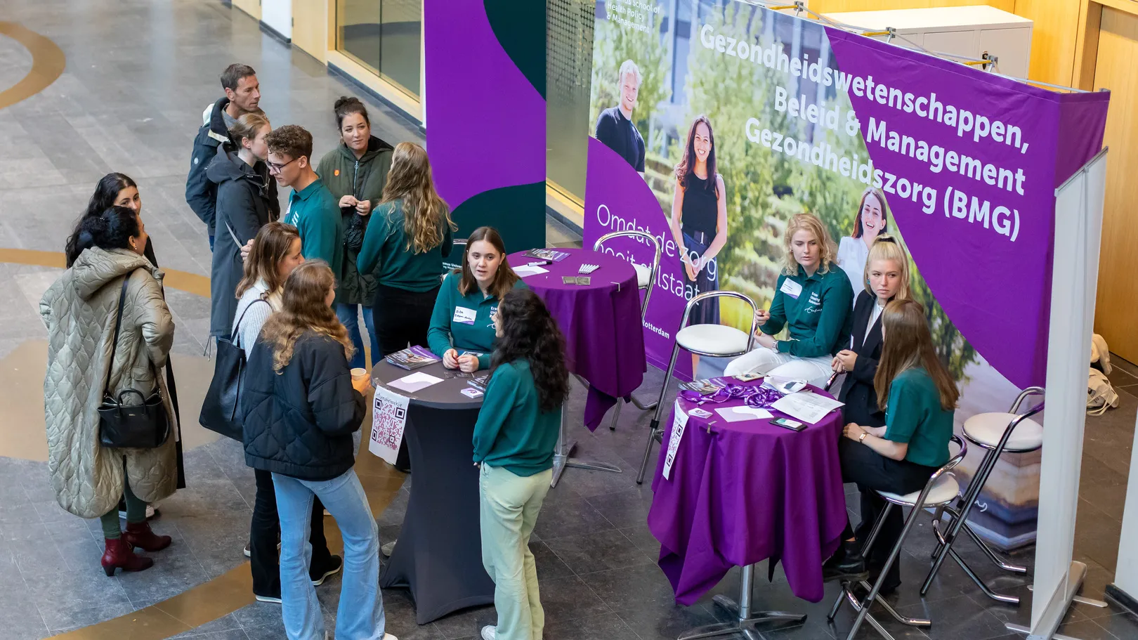 អាហារូបករណ៍ថ្នាក់បរិញ្ញាបត្រជាន់ខ្ពស់ពី Erasmus University Rotterdam នៅប្រទេសហូឡង់