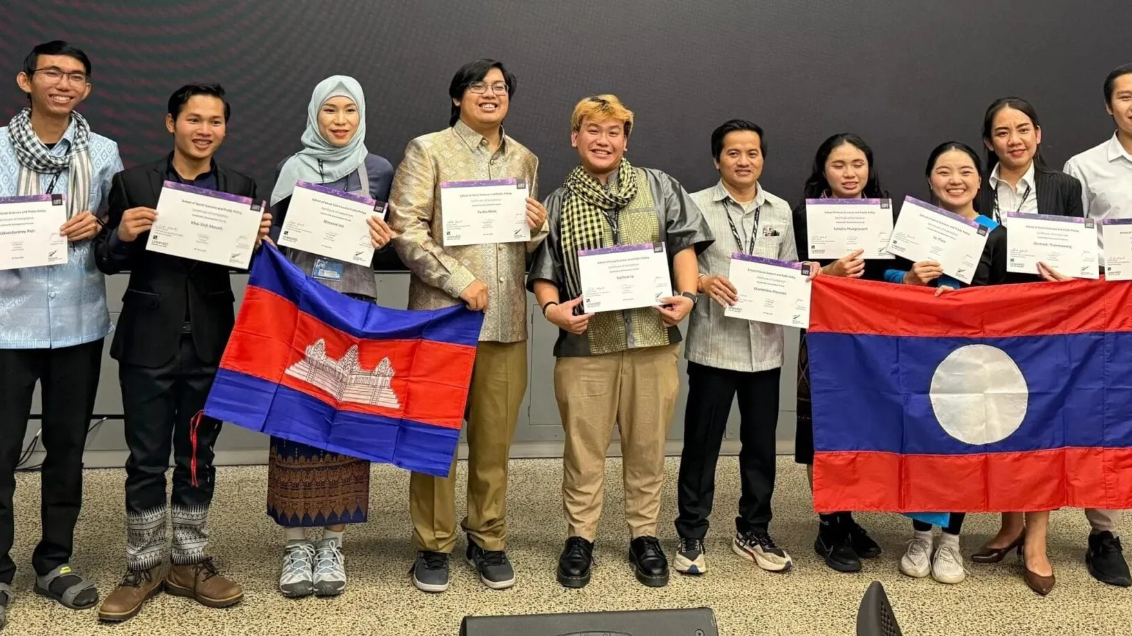 អាហារូបករណ៍កម្មវិធីអ្នកដឹកនាំវ័យក្មេង កម្ពុជា-ឡាវ (CLYLP) ទៅកាន់ប្រទេសនូវែលសេឡង់