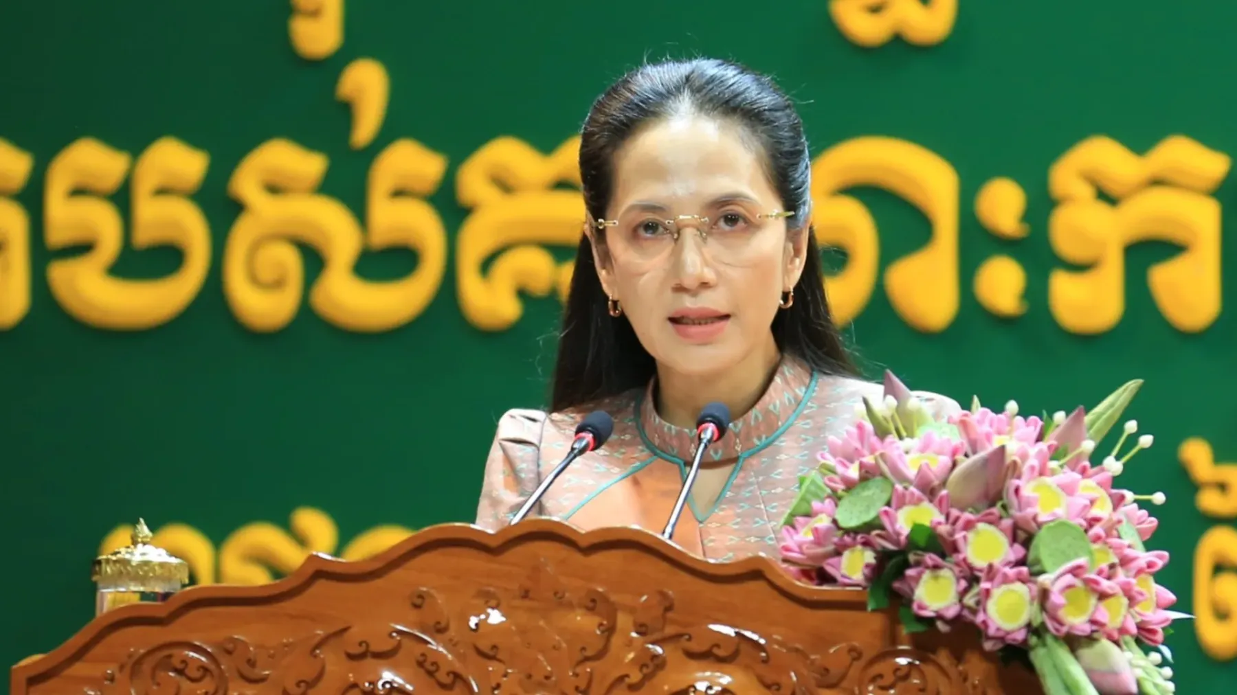 លោកជំទាវបណ្ឌិត ពេជ ចន្ទមុន្នី ជំរុញសិល្បករ សិល្បការិនី បង្កើតមាតិកាអប់រំឱ្យបានច្រើន