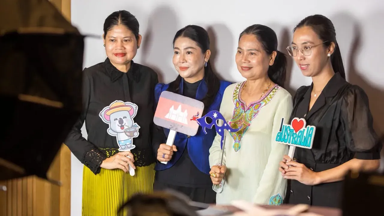 អតីត​និស្សិត​រៀន​នៅ​អូស្ត្រាលី​ជាង​ ​៣៥,០០០​ ​នាក់​ ​កំពុង​រួមចំណែក​ជំរុញ​ការ​អភិវឌ្ឍ​កម្ពុជា​ ​ខណៈ​អូស្ត្រាលី​បន្ត​ជា​គោលដៅ​សិក្សា​ឈាន​មុខ​