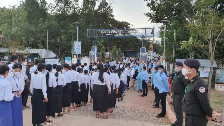 បេក្ខជន​ប្រឡង​បាក់ឌុប​នៅ​ខេត្ត​ឧត្តរមានជ័យ​ ​នឹង​ទទួលបាន​កន្លែង​ស្នាក់​នៅ​ ​អាហារ​ និង​ការ​ដឹកជញ្ជូន​ឥត​គិត​ថ្លៃ​ ​ពី​ ស​.ស​.យ​.​ក