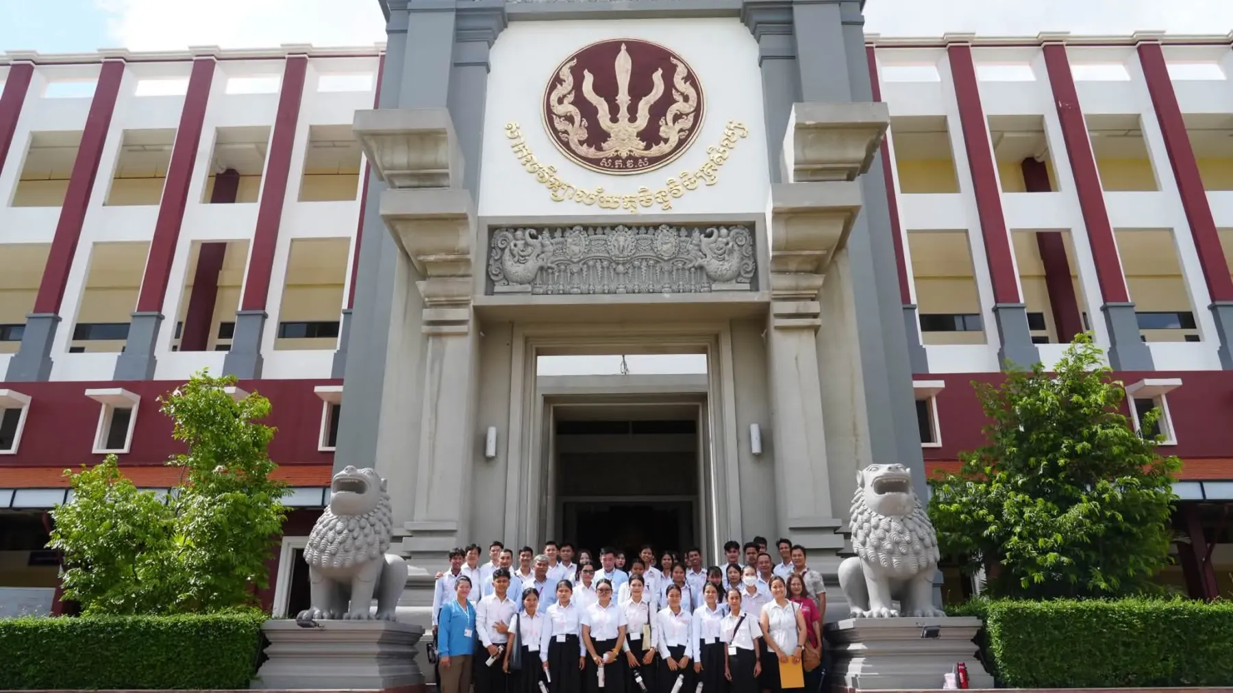 អាហារូបករណ៍​ ​អ.ម​.​ត​ ​៦០​កន្លែង​ ​សិក្សា​នៅ​សាកលវិទ្យាល័យ​ភូមិន្ទ​វិចិត្រ​សិល្បៈ​ ​(​RUFA​)​ ​ឆ្នាំ​សិក្សា​២០២៦​-​២០២៧