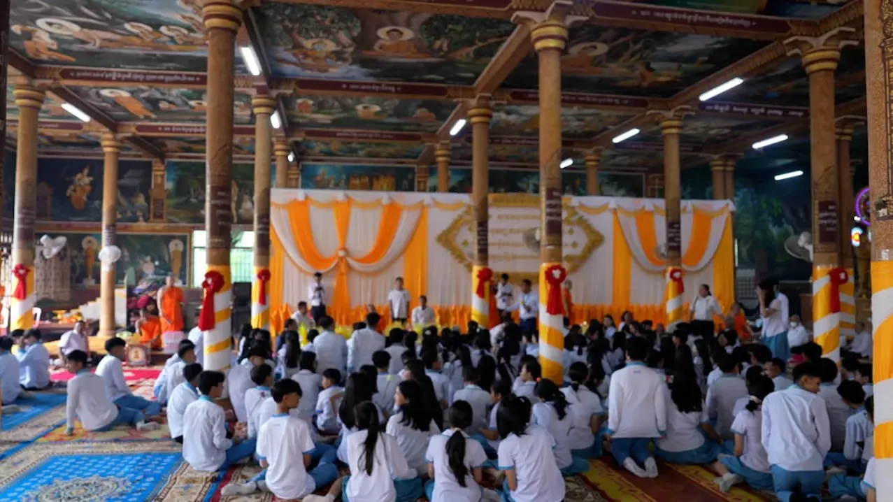 យុវជនខ្មែរ យល់ដឹងច្រើនអំពីពិធីបុណ្យភ្ជុំបិណ្ឌ និងចេះដឹងគុណឪពុកម្ដាយ