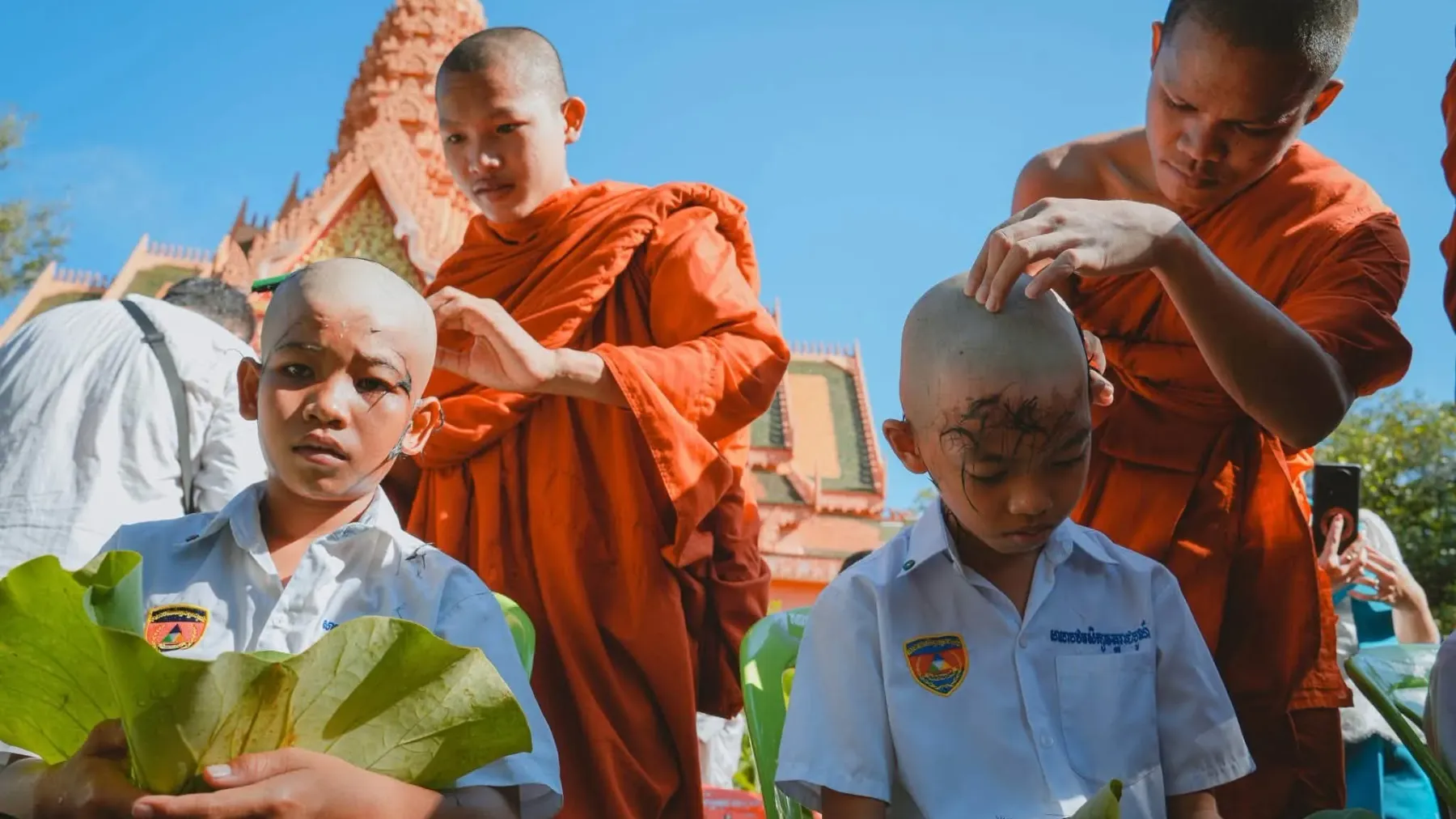 សិស្សបឋមសិក្សាវត្តរាជបូណ៌ ៦៩នាក់ ស្ម័គ្រចិត្តបំបួសជាសាមណេរ និងសីលវតីជាលើកដំបូង ដើម្បីបណ្តុះសីលធម៌តាំងពីកុមារភាព