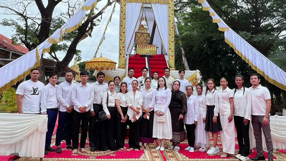 ទឹកមុខសោកសៅនៃសិល្បករ​គ្រប់​ជំនាន់ ពេលជូនដំណើរ អ៊ុន សិទ្ធា ជាលើកចុងក្រោយ