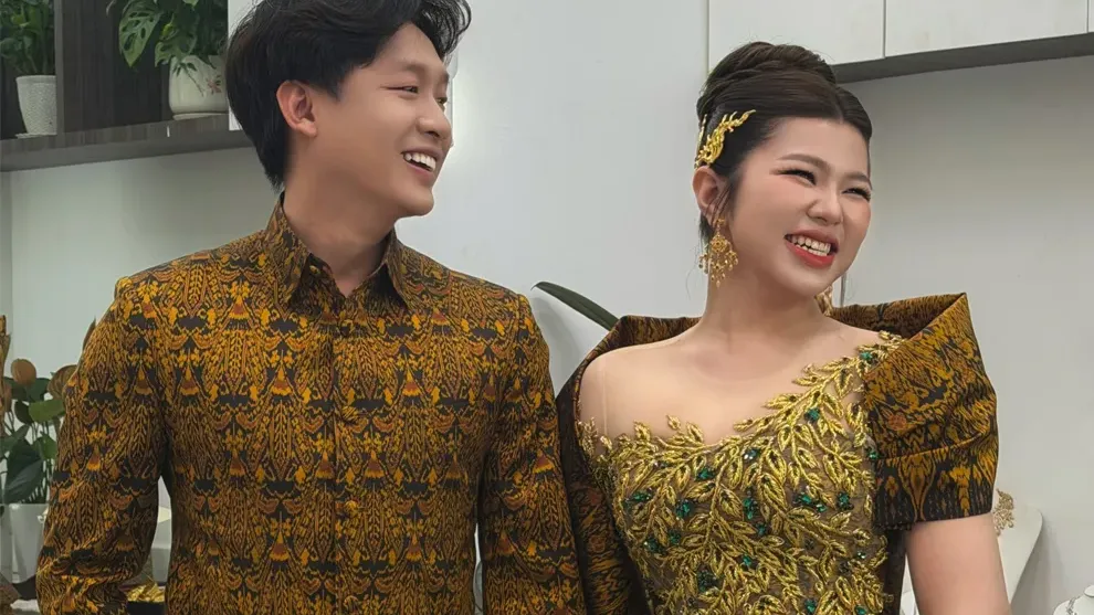 ក្រៅពីប្រគេនដី ៤ ហិចតាហើយ ហេង វិសាល ស្រីនា និងគ្រួសារ បរិច្ចាគប្រាក់ ១ ម៉ឺន​ដុល្លារពីលើថែមទៀត