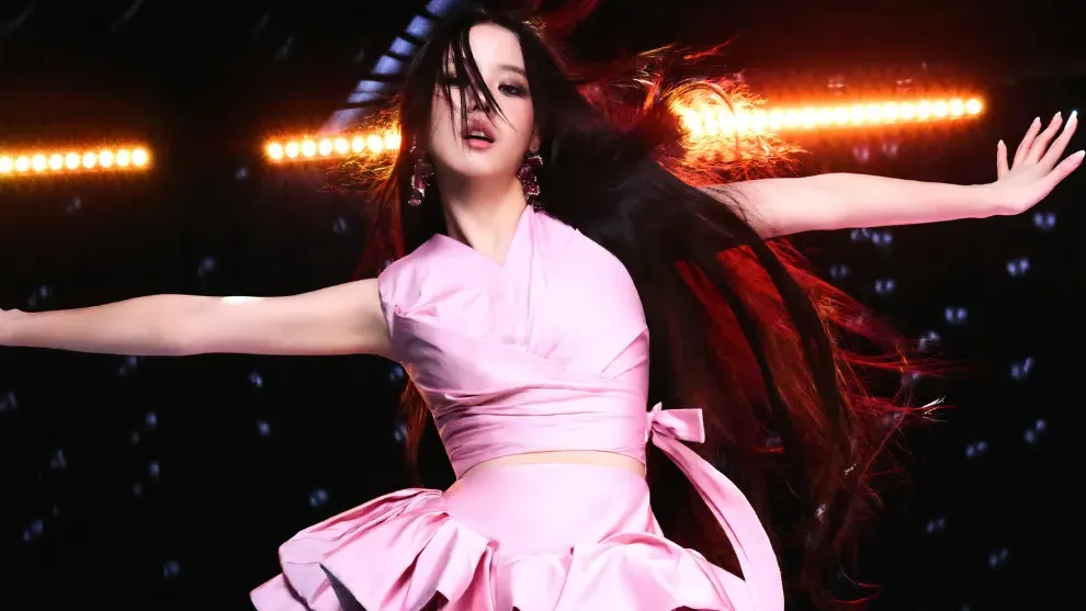 Jisoo កំពុងផលិតអាល់ប៊ុមខ្នាតពេញដំបូងរបស់ខ្លួន ដែលនឹងបង្ហាញពីជ្រុងថ្មីៗប្លែកពីមុន