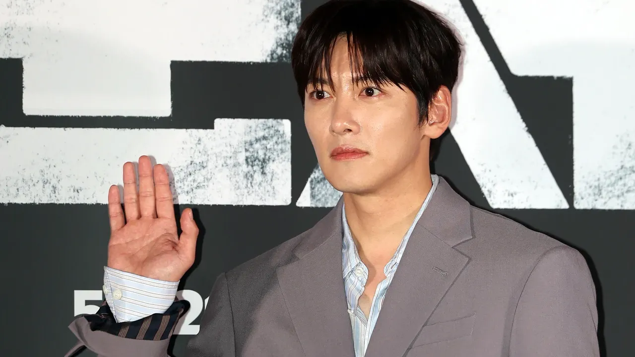 ទីភ្នាក់ងារ Ji Chang Wook ទទួលស្គាល់ករណីរងការពិន័យពន្ធរាប់សិបលានដុល្លារ ដោយបកស្រាយថាជាការយល់ច្រឡំ