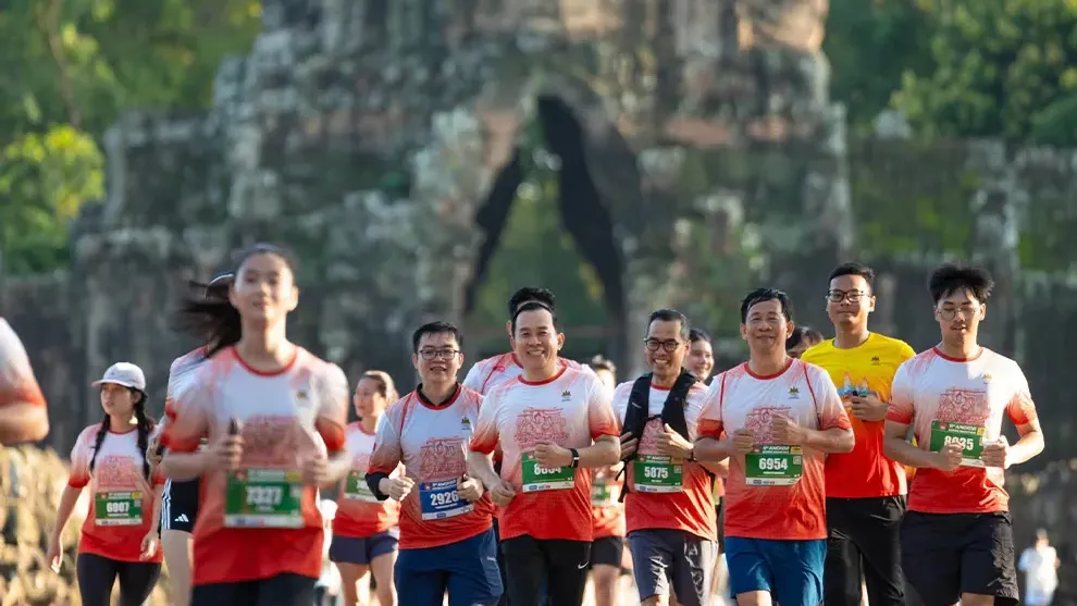 អបអរកម្ពុជា! ឆ្នាំនេះ ម៉ារ៉ាតុង​អង្គរ​អ្នក​ចូលរួម​ដល់​ទៅ​ជាង ៦ ពាន់​នាក់ មក​ពី ៥១ ប្រទេស​ផ្សេង​គ្នា
