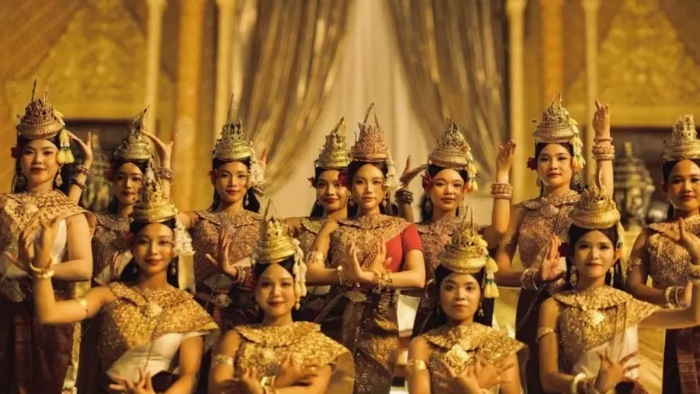 សារព័ត៌មានវៀតណាមចុះផ្សាយពីតារាស្រី Phương Mỹ Chi នាំយកវប្បធម៌ខ្មែរសម្បូរបែបបញ្ចូលក្នុង MV បទចម្រៀង
