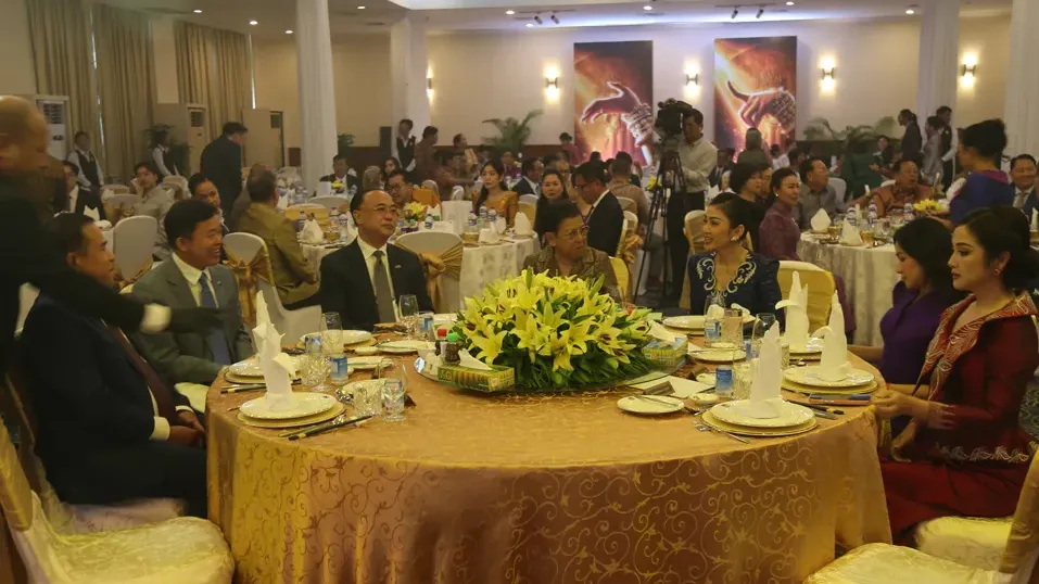 ពិធីជួបសំណេះសំណាល ដែលសមាគមសិល្បករខ្មែរ​បានរៀបចំដើម្បីជាការដឹងគុណ វីរសិល្បករ​ នាឳកាសបុណ្យភ្ជុំ