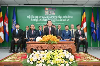 រដ្ឋមន្រ្តីសុខាភិបាលណែនាំឱ្យបុគ្គលិកសុខាភិបាលកាត់បន្ថយកំហុសវេជ្ជសាស្ត្រក្នុងការថែទាំព្យាបាលអ្នកជំងឺ - AMS Article Thumbnail