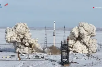 រុស្ស៊ី ឆ្លៀតបាញ់បង្ហោះផ្កាយរណបឧតុនិយម ទោះជាប់ដៃធ្វើសង្គ្រាមនៅ អ៊ុយក្រែន - AMS Article Thumbnail