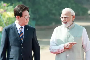 ប្រធានាធិបតីកូរ៉េខាងត្បូង ធ្វើទស្សនកិច្ចនៅឥណ្ឌា ផ្តោតលើ AI និង ការផ្គត់ផ្គង់ - AMS Article Thumbnail