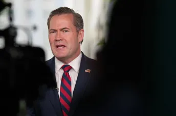 សហរដ្ឋអាមេរិក ហៅ អ៊ីរ៉ង់ ចោរសមុទ្រនៅច្រកសមុទ្រ Hormuz - AMS Article Thumbnail