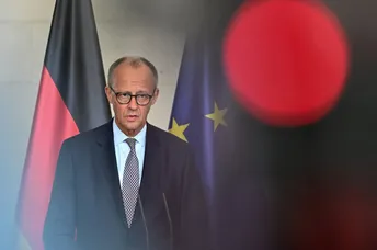 អាល្លឺម៉ង់ ថា អ៊ុយក្រែន អាចនឹងលះបង់ទឹកដី ដូរយកសន្តិភាព និងបើកផ្លូវចូលអឺរ៉ុប - AMS Article Thumbnail