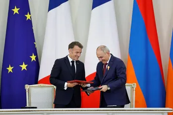 លោក Macron សរសើរភាពជាដៃគូការពារជាតិបារាំង-អាមេនី - AMS Article Thumbnail