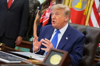 លោក Trump ព្រមានថា ការប្រើកម្លាំងយោធាទ្រង់ទ្រាយធំប្រឆាំងអ៊ីរ៉ង់ នៅតែជាជម្រើសលើតុ - AMS Article Thumbnail