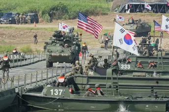 លោក Trump បញ្ជាឱ្យយោធា អាមេរិក កាត់បន្ថយទំហំសមយុទ្ធជាមួយ កូរ៉េខាងត្បូង - AMS Article Thumbnail