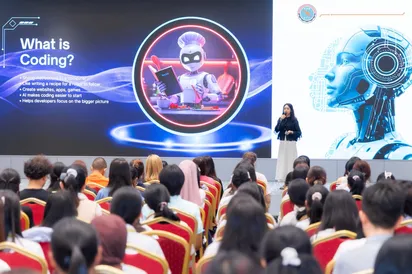 យុគសម័យ AI លោកស្រី សំណាង វិធាវី លើកទឹកចិត្តក្មេងស្រីឱ្យចាប់យកជំនាញបច្ចេកវិទ្យា