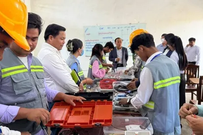 កម្មវិធី "គន្លងអប់រំថ្មី" នឹងបង្កើនឱកាសការងារសម្រាប់សិស្សក្នុងវិស័យបច្ចេកទេស និងវិជ្ជាជីវៈ