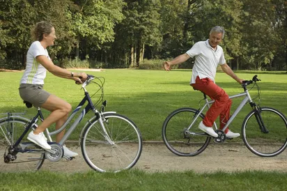 តើការដើរ និងការជិះកង់ មួយណាផ្ដល់ផលល្អជាងសម្រាប់សុខភាព?