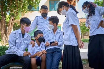 អ្នកជំនាញ ៖ ការប្រើទូរស័ព្ទរបស់សិស្សក្នុងសម័យឌីជីថល គួរមានការគ្រប់គ្រងតាមអាយុ និងការណែនាំពីមាតាបិតា